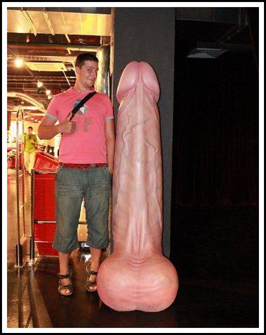 Член почти под 2 метра (порно приколы)