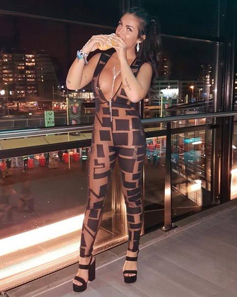 Костюм на голое тело - Элеттра Ламборгини