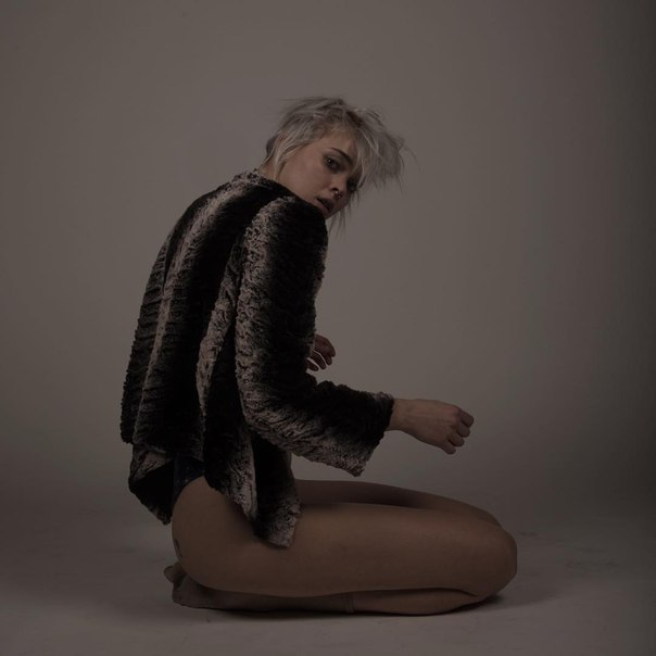 Образы - Обнаженная Ханна Глэсби в Instagram