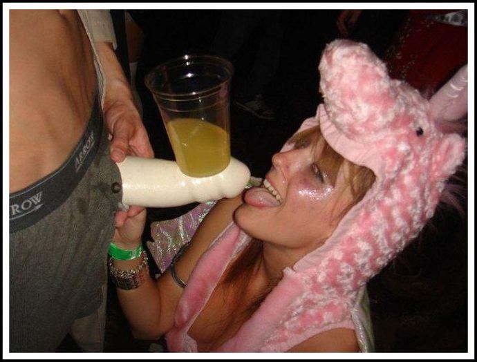 Порно приколы - снегурочка почесала жопу