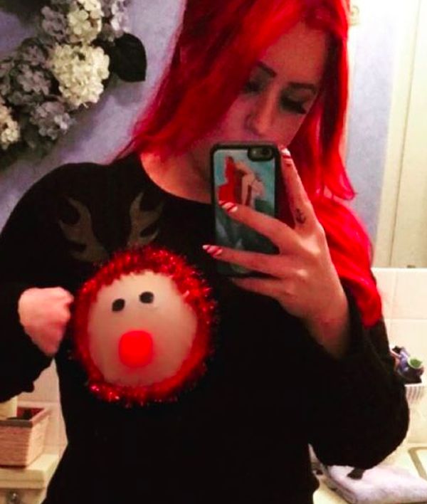 Откровенные рождественские наряды от женщин