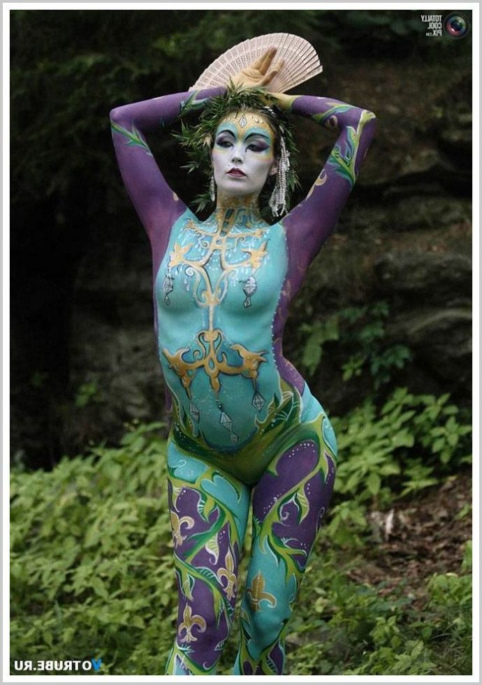 Эротический боди арт