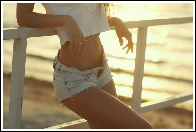 Страстные девицы в коротких шортах выглядят изумительно