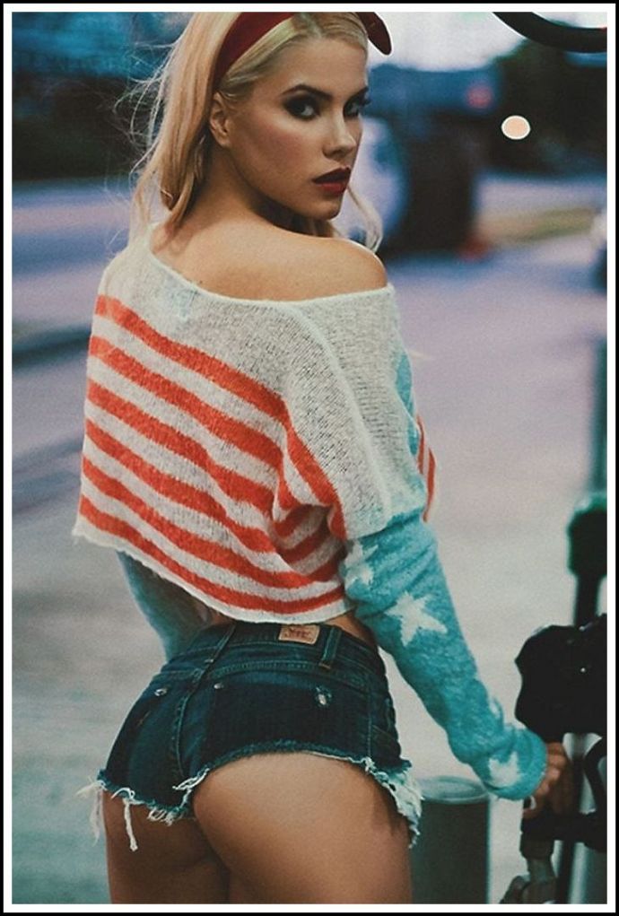 Страстные девицы в коротких шортах выглядят изумительно