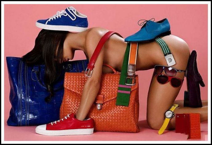 На порно приколах тётки разукрашивают свои письки или симпатичные титьки