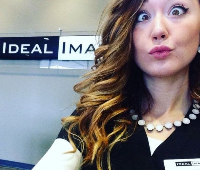 Девушки перекашивают лица