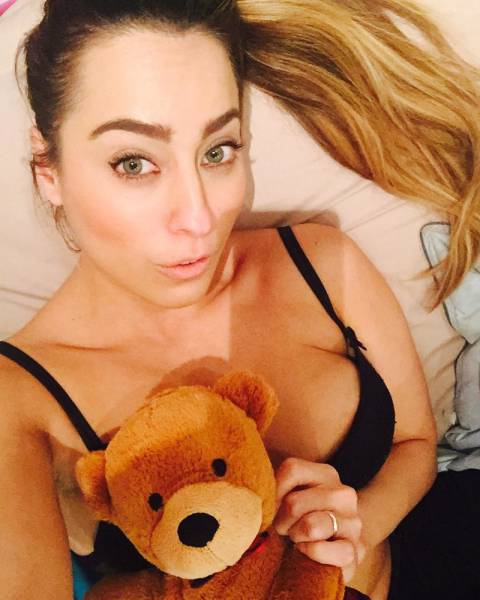 Итальянской модели придется выполнить оральный секс Итальянской модели придется выполнить оральный секс