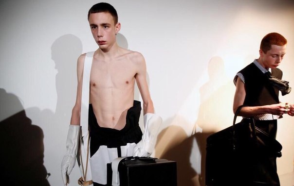 Это кадры из Лондона, с показа "Мужская мода 2017"