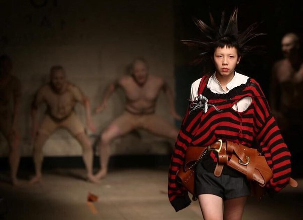 Это кадры из Лондона, с показа "Мужская мода 2017"