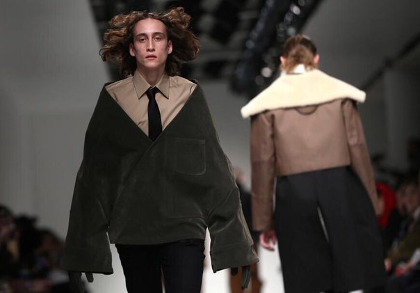 Это кадры из Лондона, с показа "Мужская мода 2017"