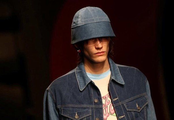 Это кадры из Лондона, с показа "Мужская мода 2017"