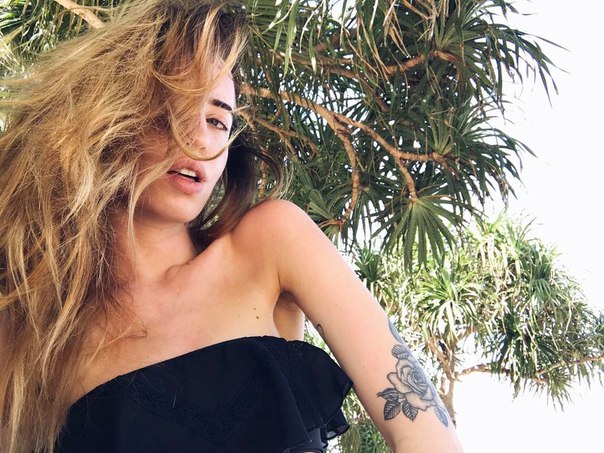 Надежда Дорофеева (Время и Стекло) на отдыхе на Самуи