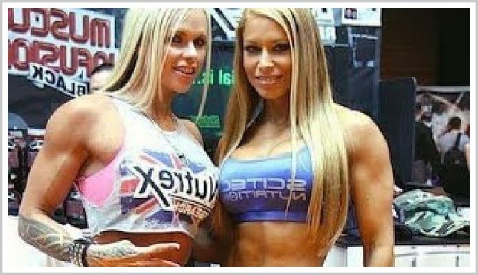 Мускулистые тётки из качалки нежно сжимают титьки