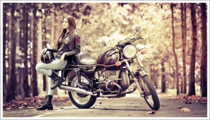 Тёлочки на мотоциклах выглядят очень соблазнительно