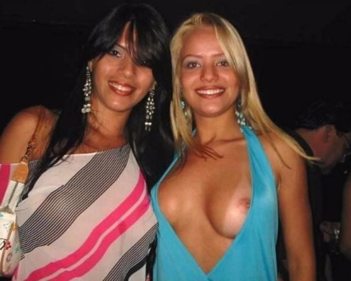 В юмор эротике молодые барышни соблазняют и возбуждают кавалеров