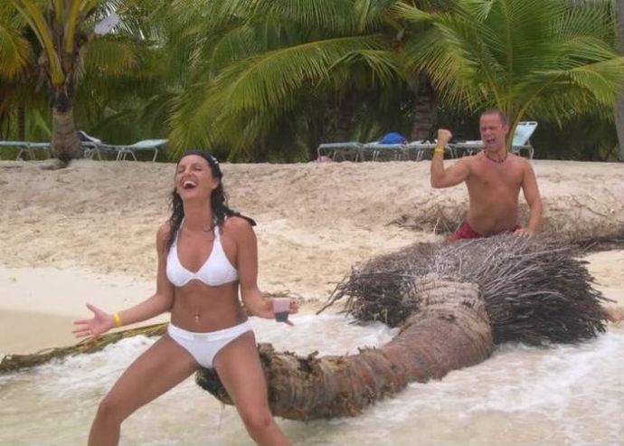 Порно юмор с соблазнительными женами и опытными девицами