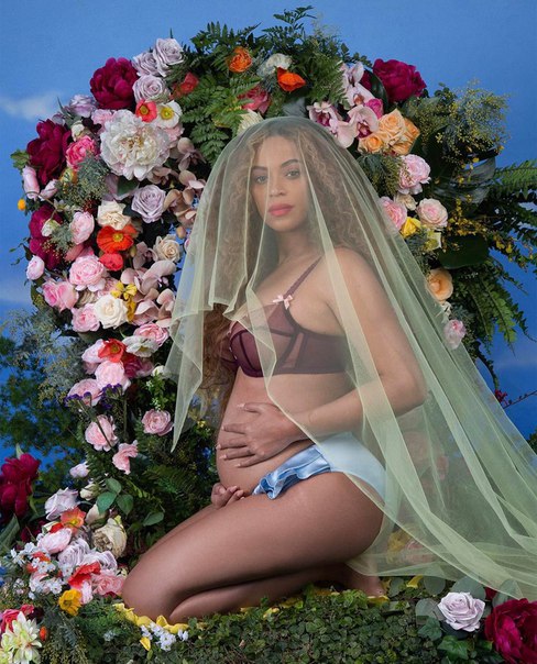 Беременная двойней Beyonce в новой фотосессии