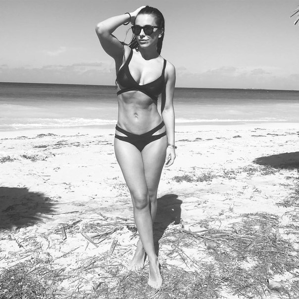 Ч/Б фото Ани Лорак - Instagram