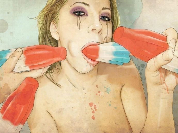 Сексапильные тёлочки сосут леденец эротично