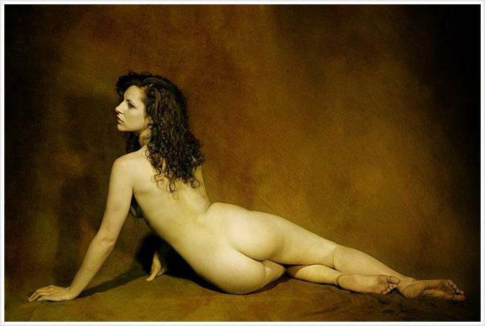 В Art erotica сексапильные дамочки показывают идеальное тело