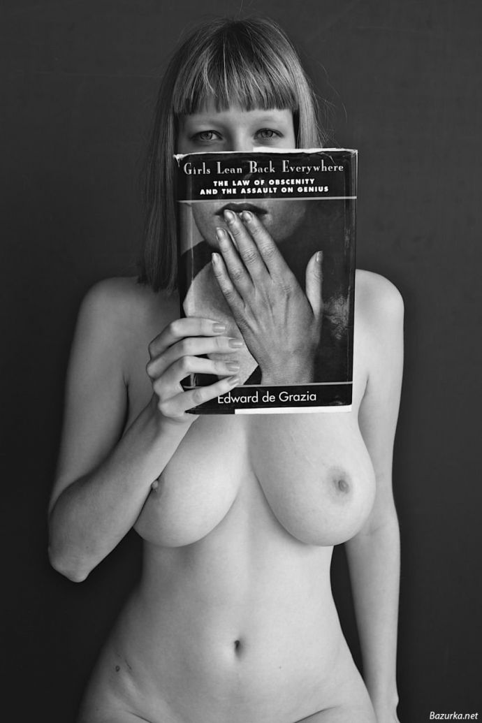 Тёлочки на порно приколах позируют и соблазняют шикарными формами