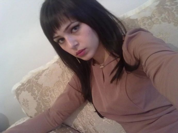 Красивые девушки чеченки дарят милые улыбки и страстные взгляды