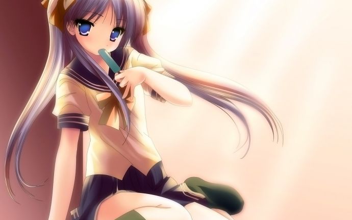 Берут в рот и сексуально лижут на улице