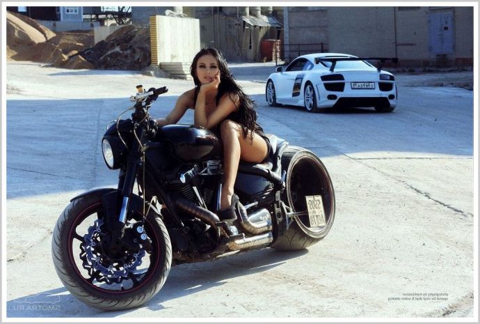 Гламурные барышни на мотоциклах выглядят сексуально