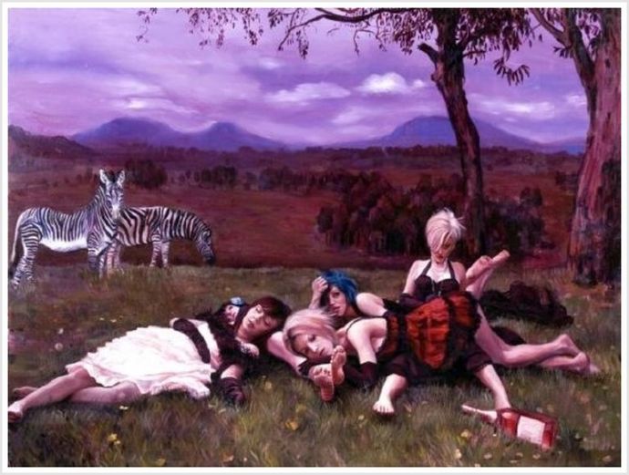 Распутные девицы показывают классные жопы и шикарные груди