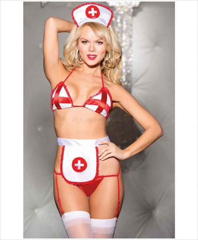 Сексапильные медсестры в униформе показывают упругие задницы