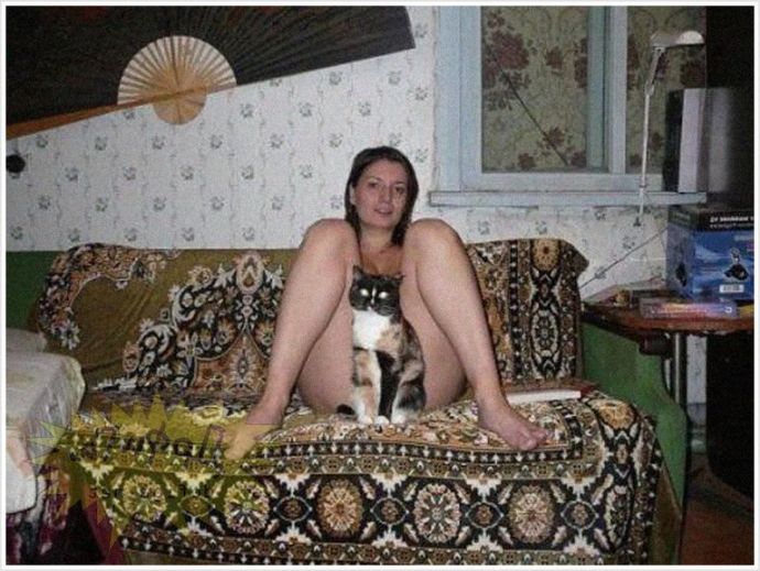 Опытные девицы устроили настоящую эротику в деревне