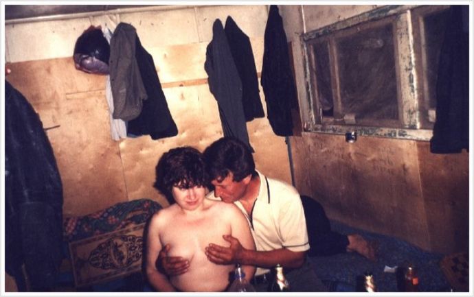 Стройные девицы показывают село и идеальные молодые тела