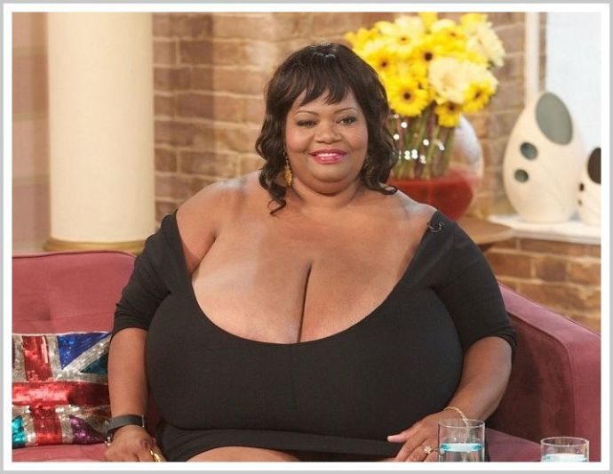 Огромные дыньки взрослых возбужденных сук