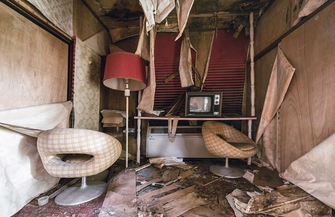 Экскурсия по заброшенному японскому секс-притону