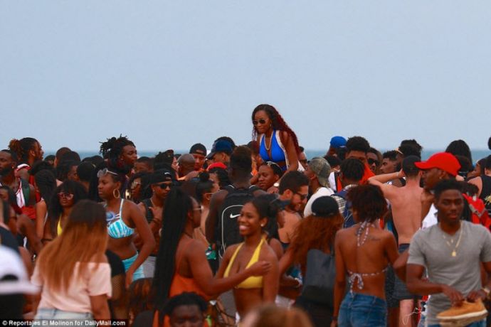 Дикие вечеринки студентов в Майами