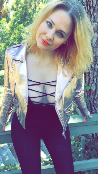 Maitland Ward показала грудь в Snapchat