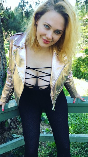 Maitland Ward показала грудь в Snapchat