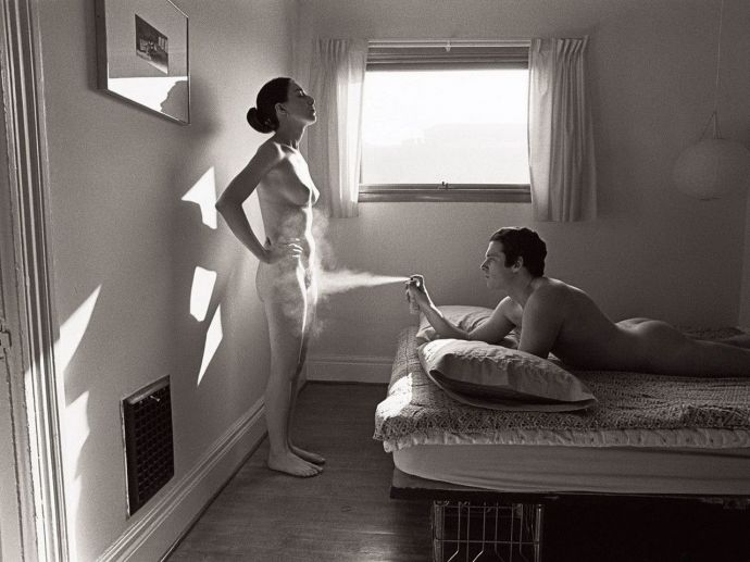 Приколы об эротики. Голые попутчицы на дороге.