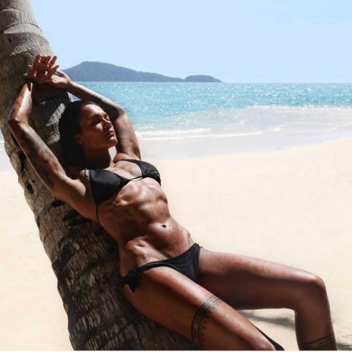 Спортивные дамочки к лету готовы