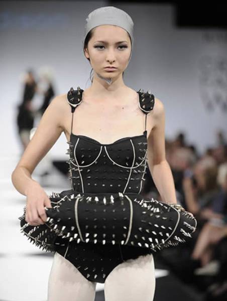 Такие ужасные купальники еще надо поискать Такие ужасные купальники еще надо поискать