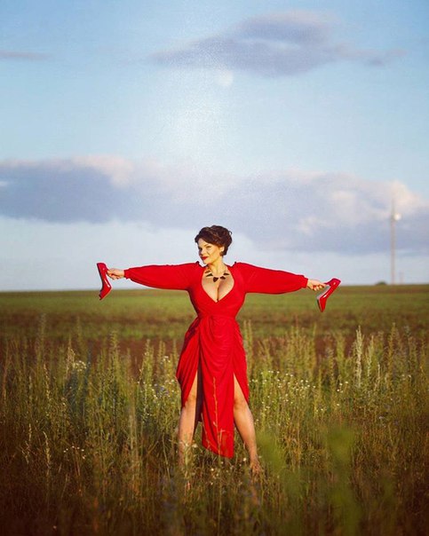 Мия Зарринг в Instagram (апрель-май 2017)