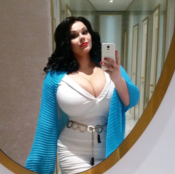 Мия Зарринг в Instagram (апрель-май 2017)