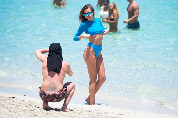 Певица Ханна на пляже в Майами, 07/05/2017