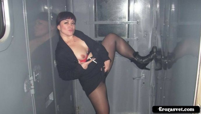 Засветы голые девушки в поезде