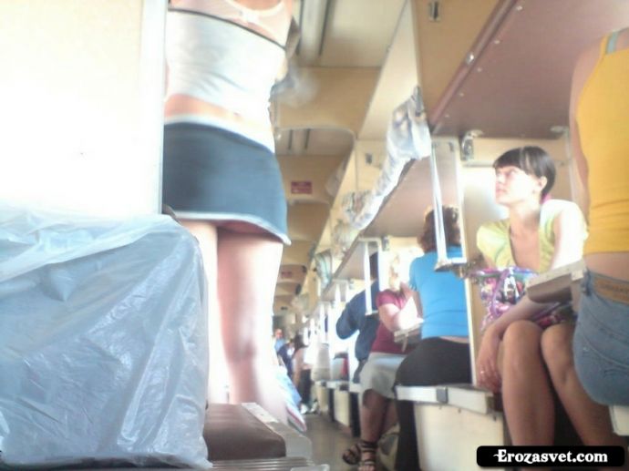 Засветы голые девушки в поезде