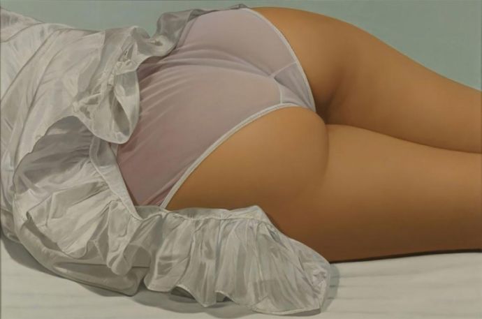 Фотореалистичные картины нижней части женского тела в нижнем белье