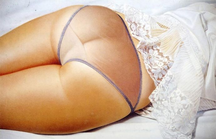 Фотореалистичные картины нижней части женского тела в нижнем белье