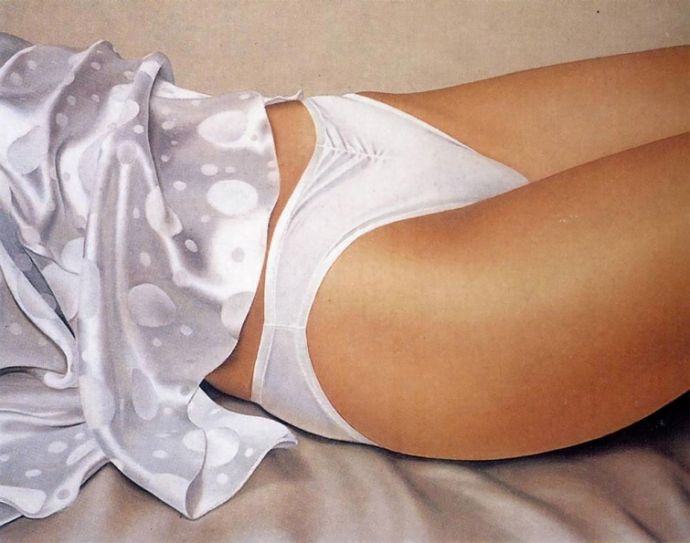Фотореалистичные картины нижней части женского тела в нижнем белье