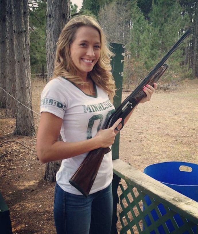 Горячие девушки с пушками больших размеров