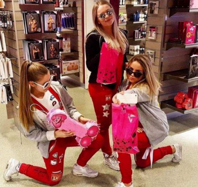 Бухло, секс и дикие вечеринки: подростки отметили окончание школы